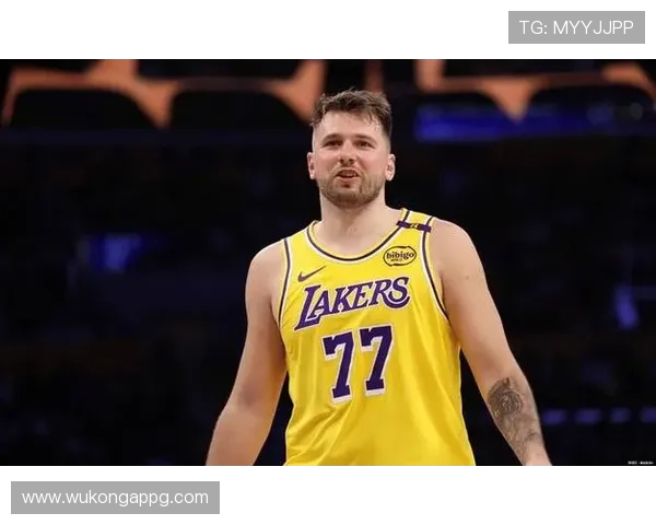 东契奇刚买的那辆车，衣柜里鞋子都快赶上明星了！