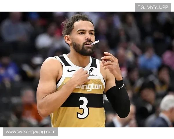 特雷·杨这生活费得多少，光买鞋就能让人心疼了吧？