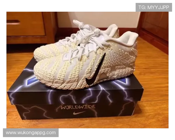 莫兰特突破吸引换防，较上季制造更多空位三分