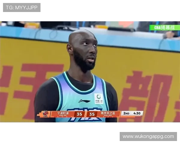 解析抢篮板犯规判定：何时动作合法，何时面临判罚？